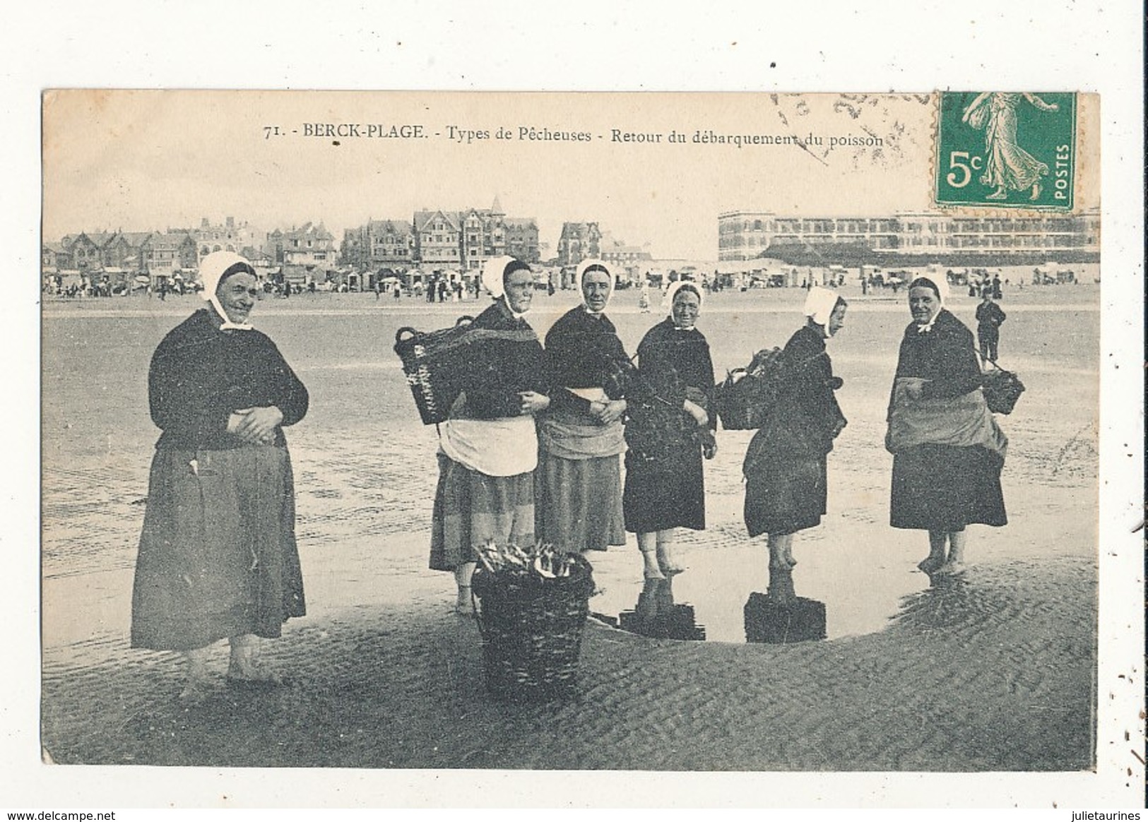 62 BERCK PLAGETYPES DE PECHEUSES RETOUR DU DEBARQUEMENT DU POISSON CPA BON ETAT - Berck