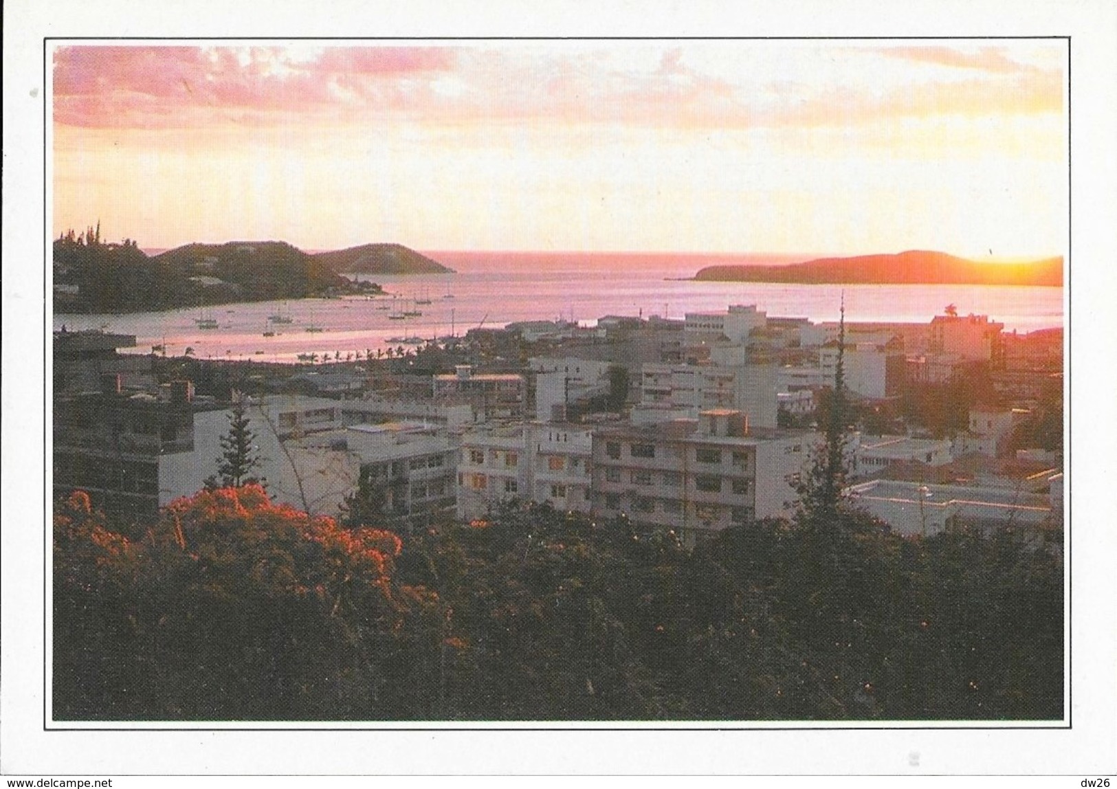 Fiche Neukaledonien (Nouvelle Calédonie) - Nouméa Bei Sonnenuntergang (coucher De Soleil) - Edito-Service S.A. - Géographie