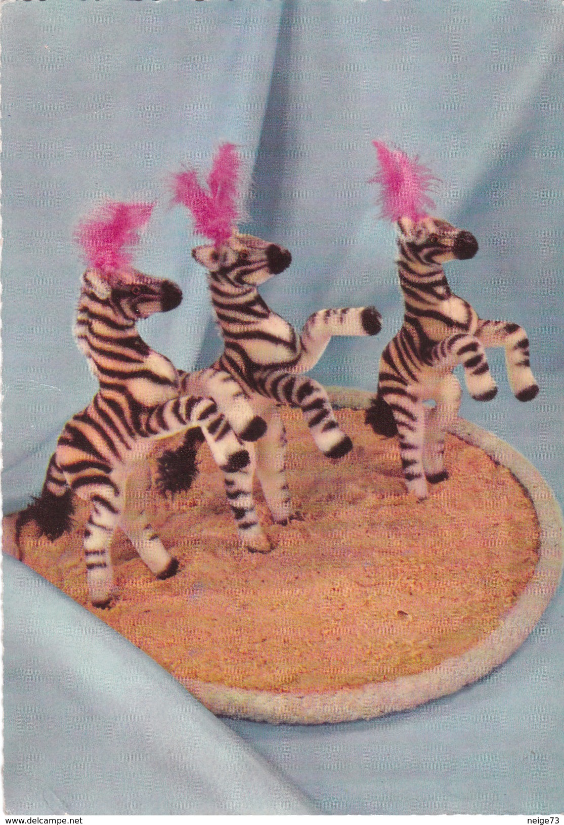 Carte Postale Des Années 60 Avec Des Zèbres En Peluche - Zebra's