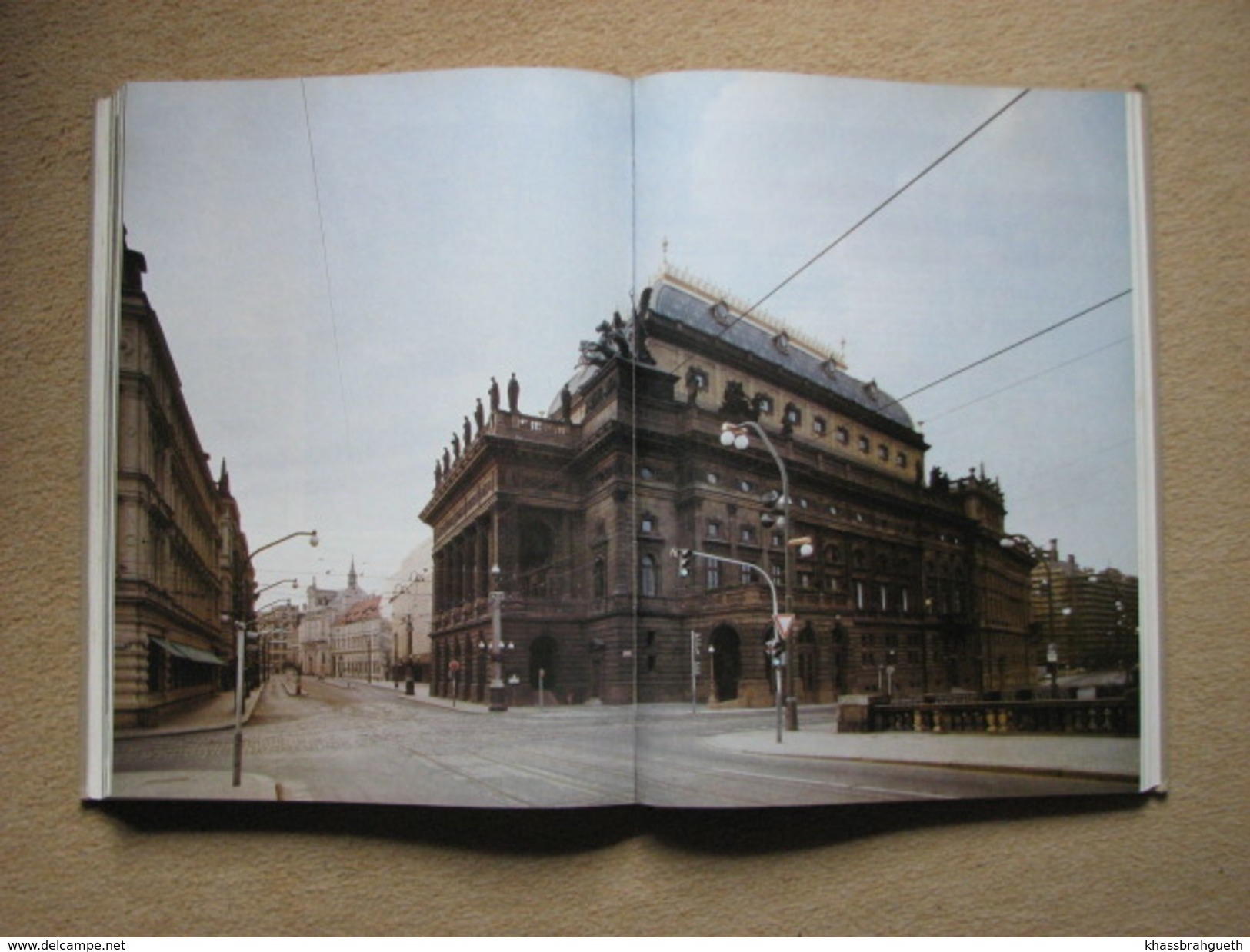 NARODNI DIVADLO (THEATRE NATIONAL) - J.SNEJDAR (ED. OLYMPIA 1987)