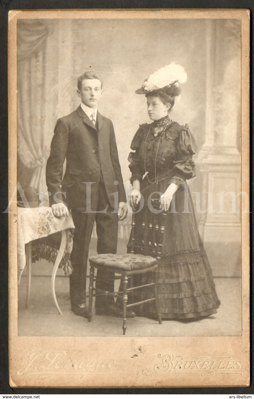 Cabinet Card / Photo De Cabinet / Kabinet Foto / Couple / Photo J. Levaque / Bruxelles - Anciennes (Av. 1900)