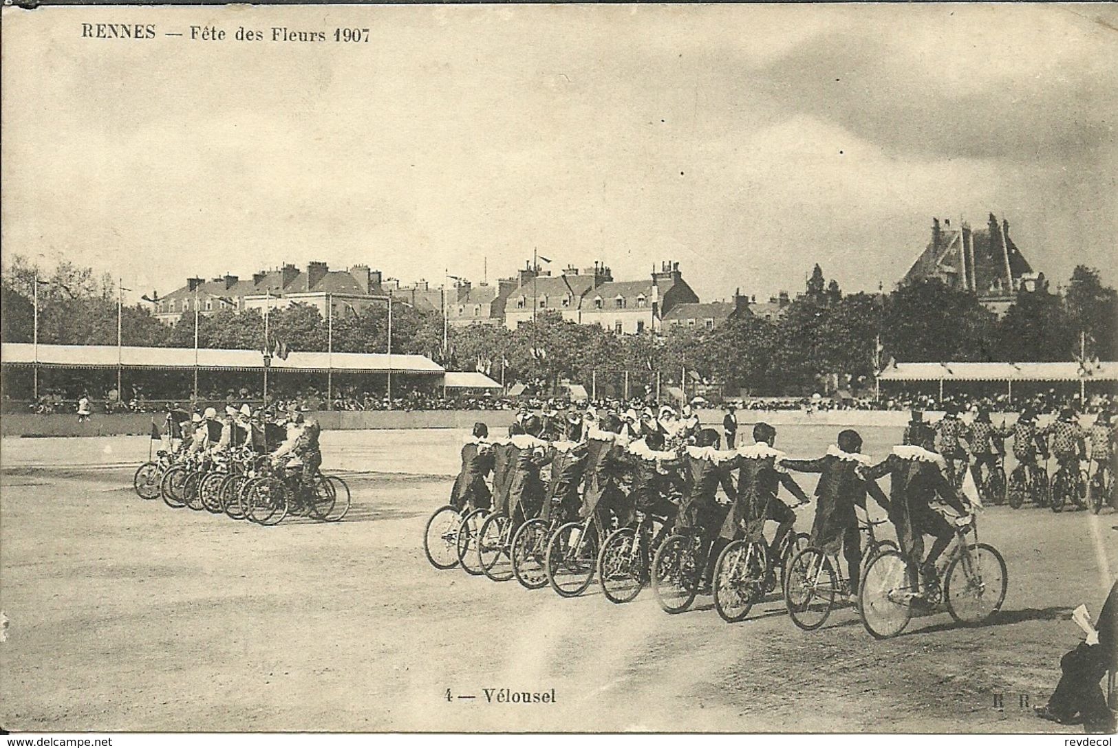 RENNES - Fête Des Fleurs 1907 -- 1 Vélousel        -- R R - Rennes