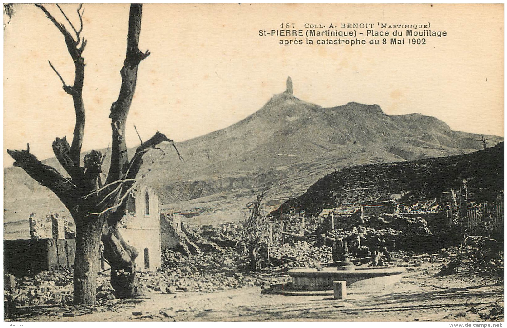 MARTINIQUE  SAINT PIERRE  PLACE DU MOUILLAGE APRES LA CATASTROPHE DU 08 MAI 1902 - Autres & Non Classés