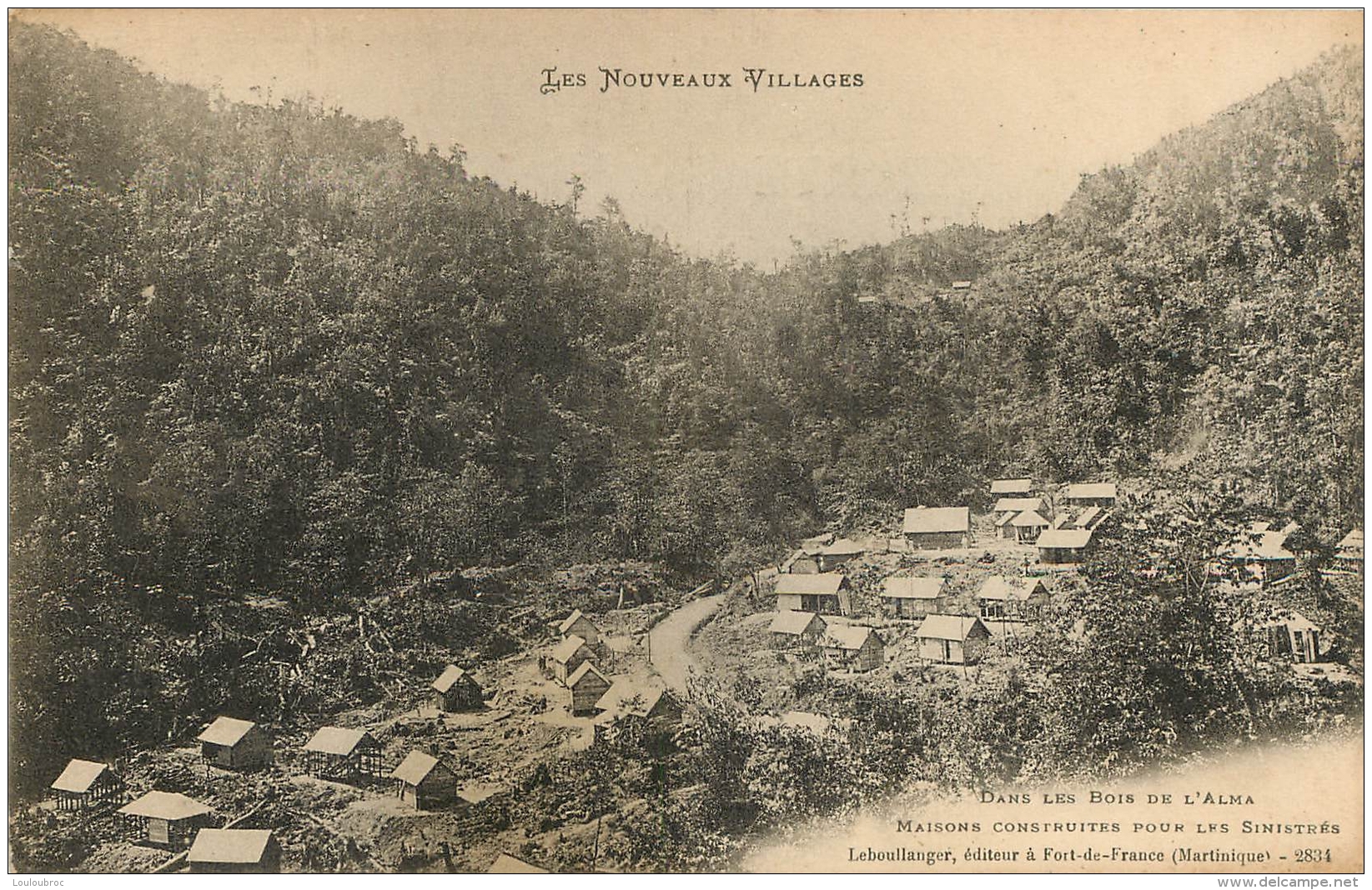 MARTINIQUE   DANS LES BOIS DE L'ALMA MAISONS CONSTRUITES POUR LES SINISTRES - Autres & Non Classés