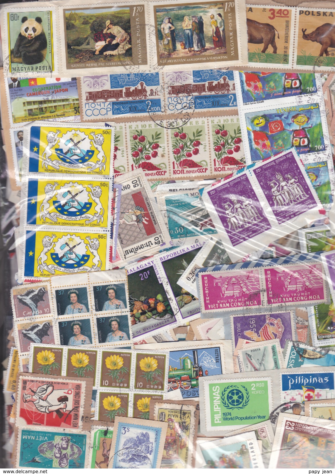 1 Kg TIMBRES MONDE - Petits Et Grands Formats-  Sur Fragments - En Provenance Des Missions - Vrac (min 1000 Timbres)