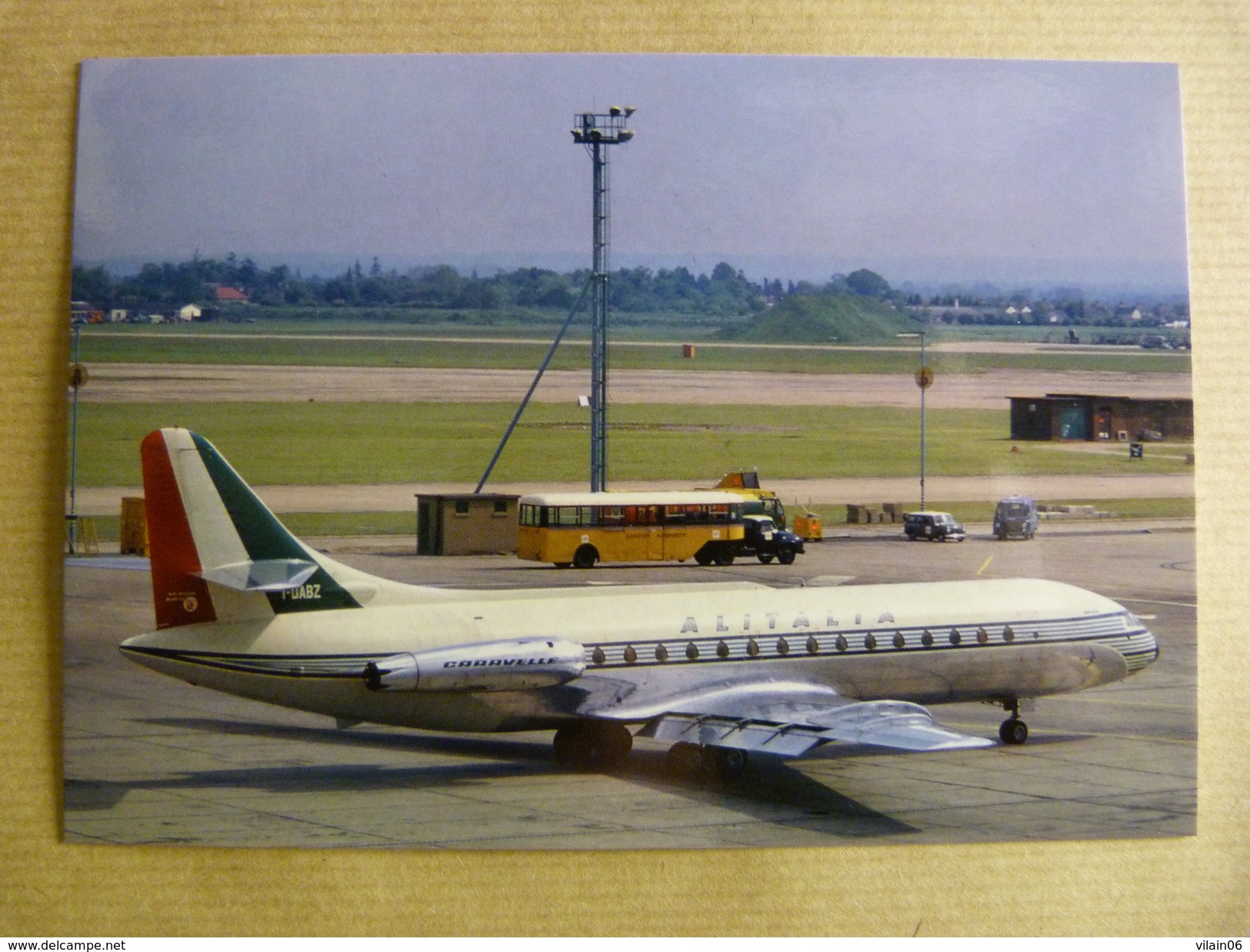 AIRPORT / FLUGHAFEN / AEROPORT      LONDRE HEATHROW   CARAVELLE   ALITALIA - Aerodrome