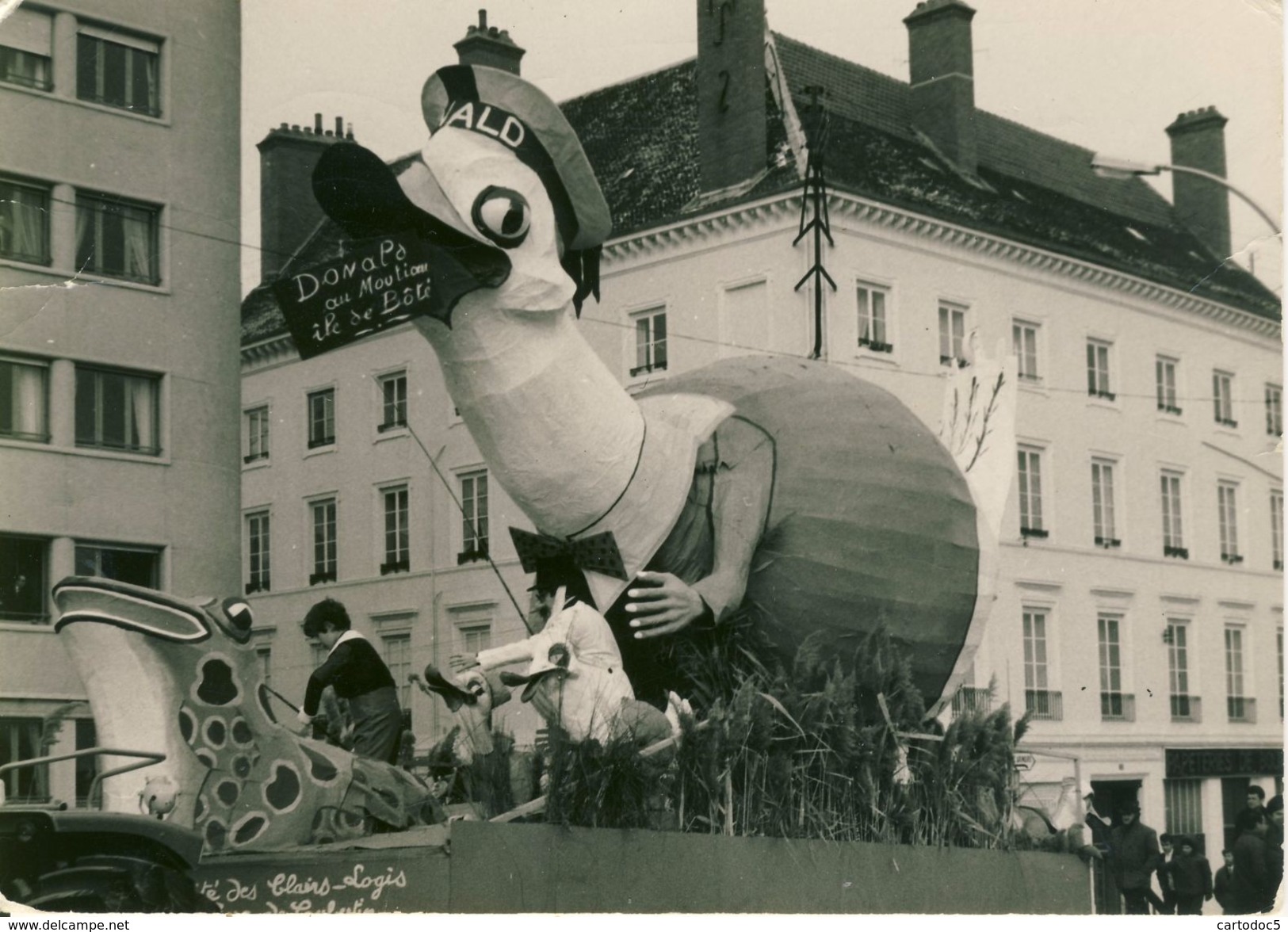 Chalon Sur Saone  Char De Carnaval  Donald Carte Photo  Cpsm Format 10-15 - Chalon Sur Saone