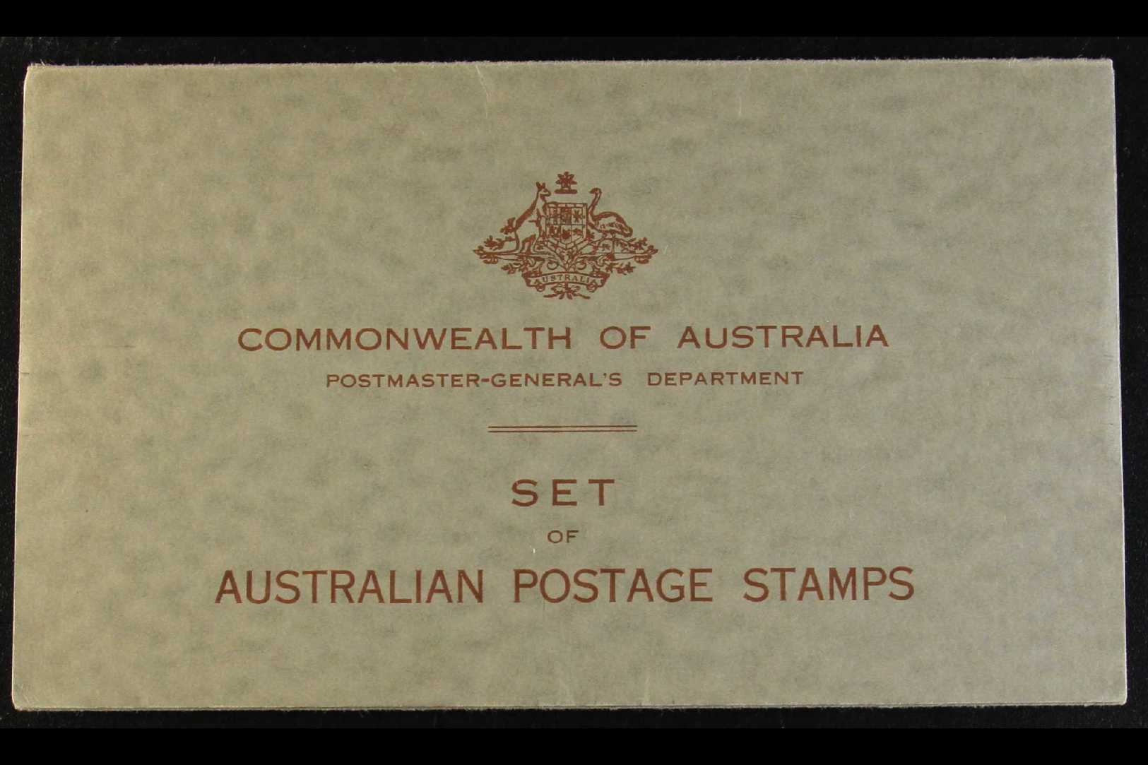 1934 PRESENTATION PACK Greyish Folder Inscribed "Commonwealth Of Australia / Postmaster-General's Department / Set Of Au - Other & Unclassified