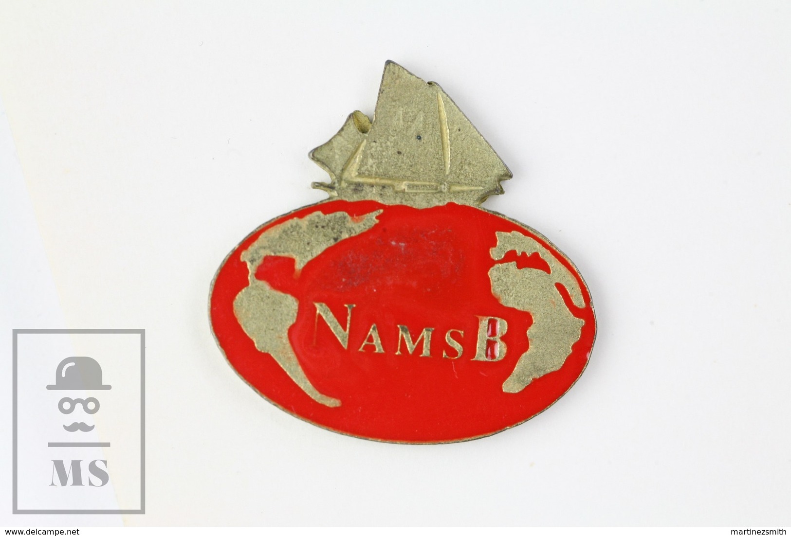 Vintage NAMSB Cloth Trademark - Boat And Earth Globe Advertising Pin Badge - Marcas Registradas