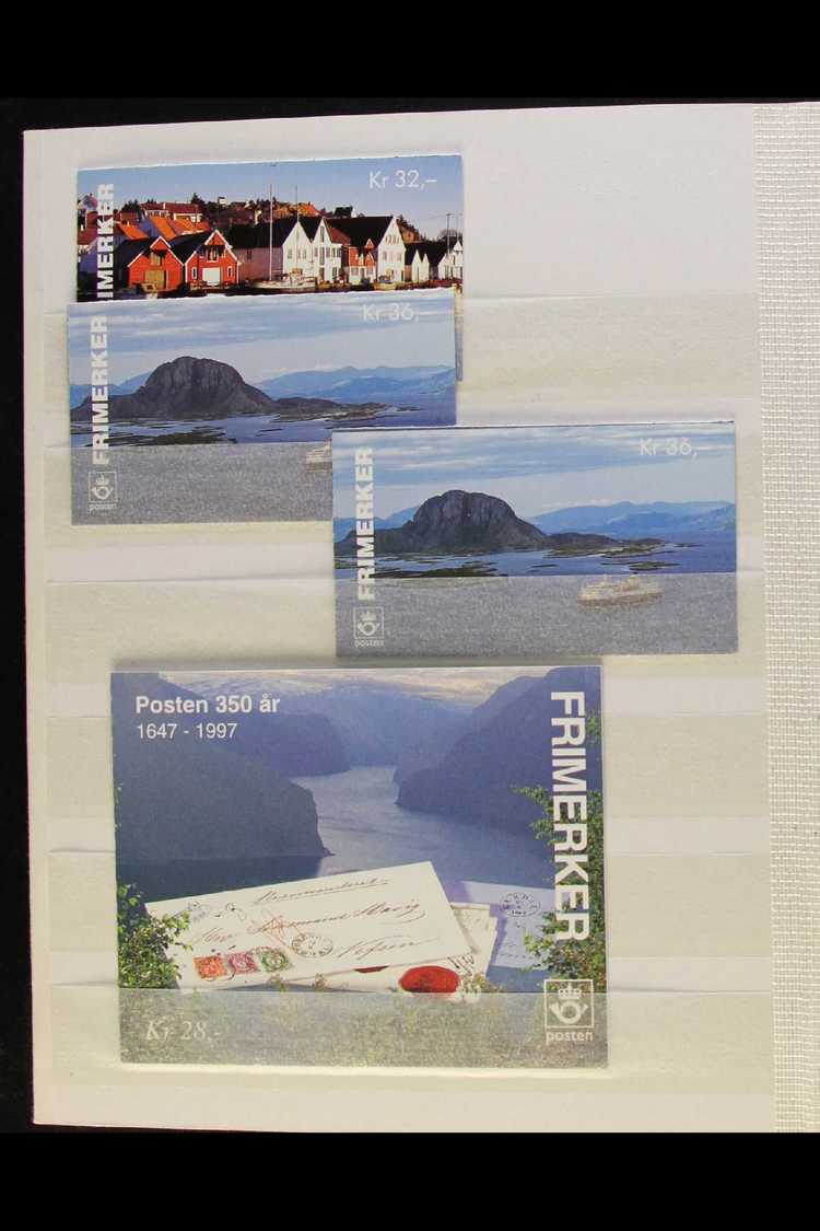 1978-2000 ALL DIFFERENT BOOKLET COLLECTION A Delightful Collection Of Complete Booklets With Many Scenic, Christmas, Bir - Other & Unclassified