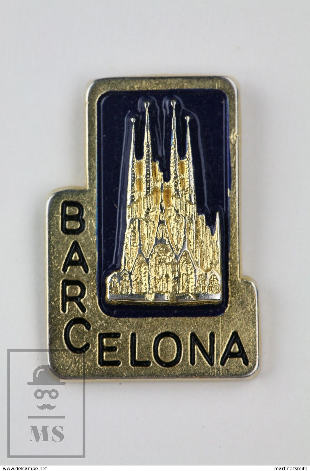 Barcelona - Sagrada Familia By Antoni Gaudí -  Pin Badge - Ciudades