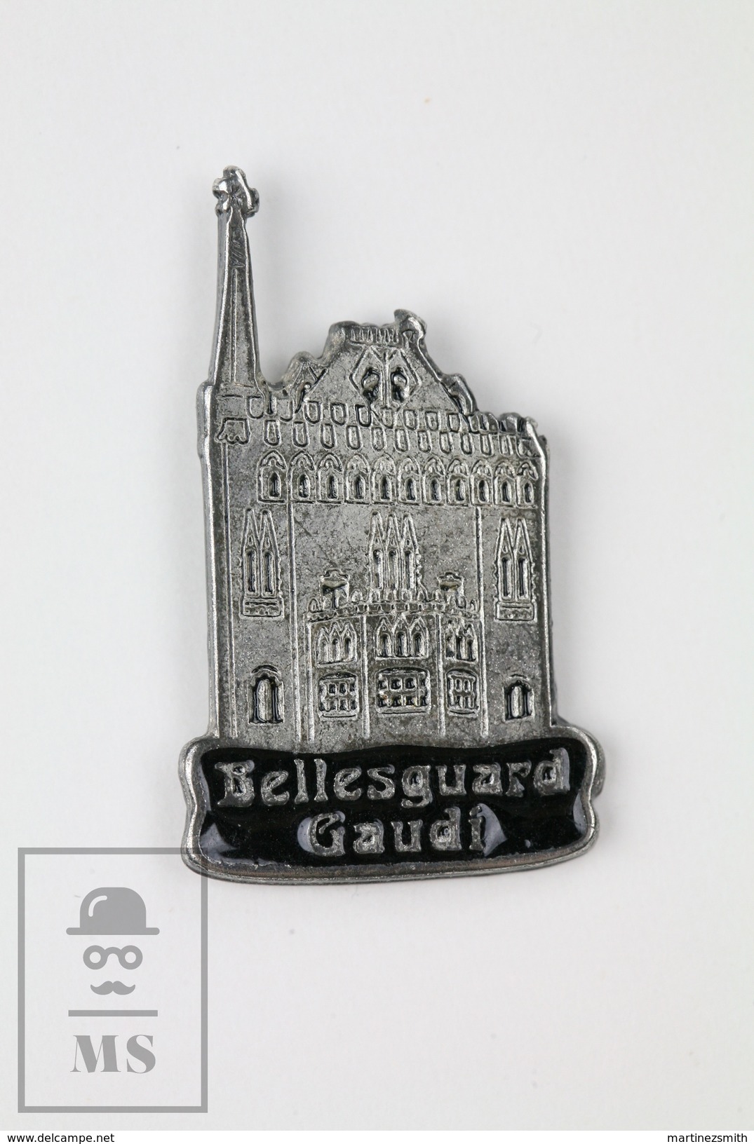 Bellesguard Antoni Gaudi Barcelona Pin Badge - Ciudades