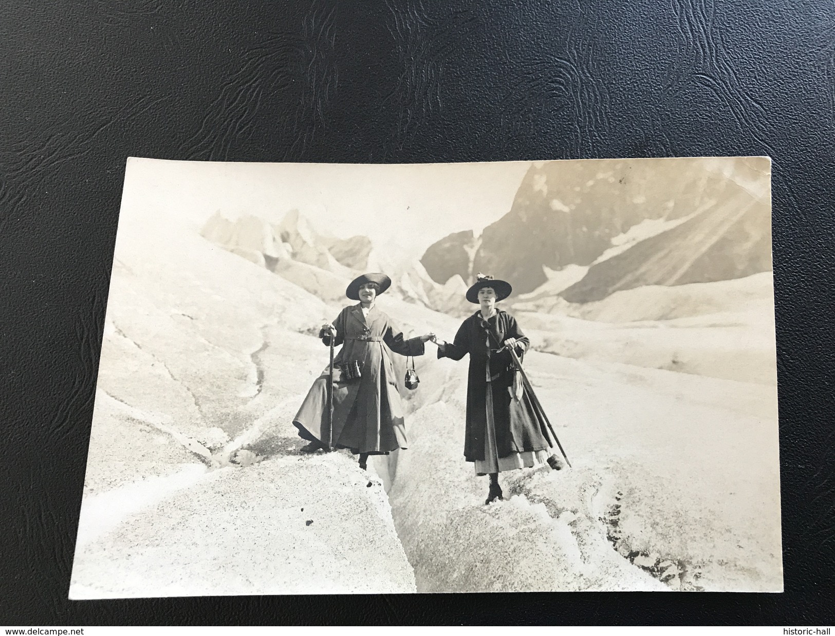 CPA Photo - 2 Femmes Sur La Mere De Glace (alpinisme ?) - 190? - Alpinisme