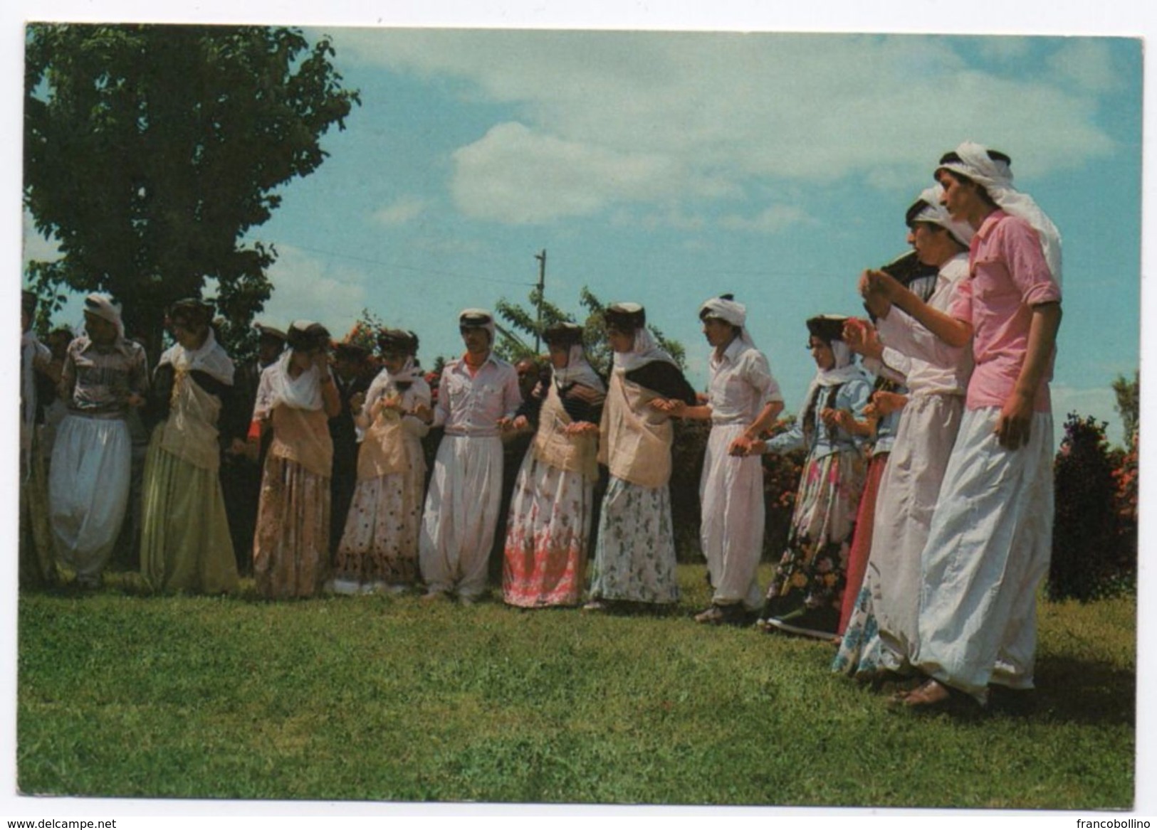 IRAQ - KURDISH DANCE AT NORTH / COSTUMES / THEMATIC STAMP-FOOTBALL / FIFA WORLD CUP - Iraq