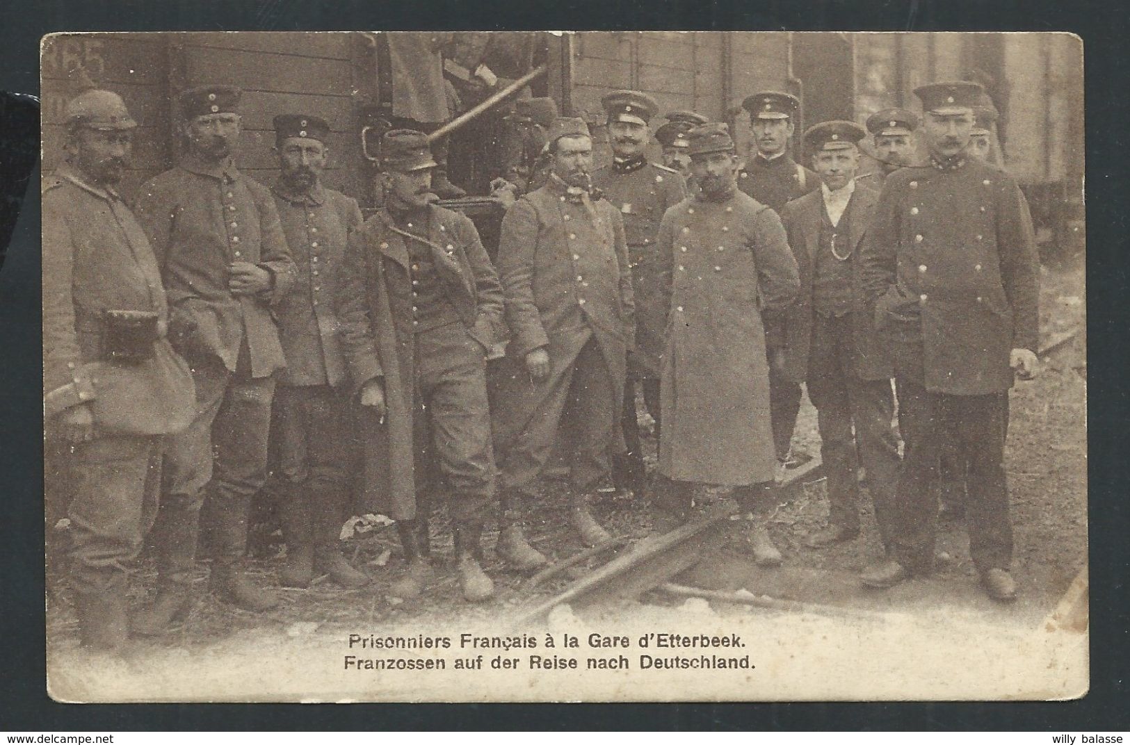 +++ CPA - Prisonniers Français à La Gare D'ETTERBEEK - Guerre - Militaria  // - Etterbeek