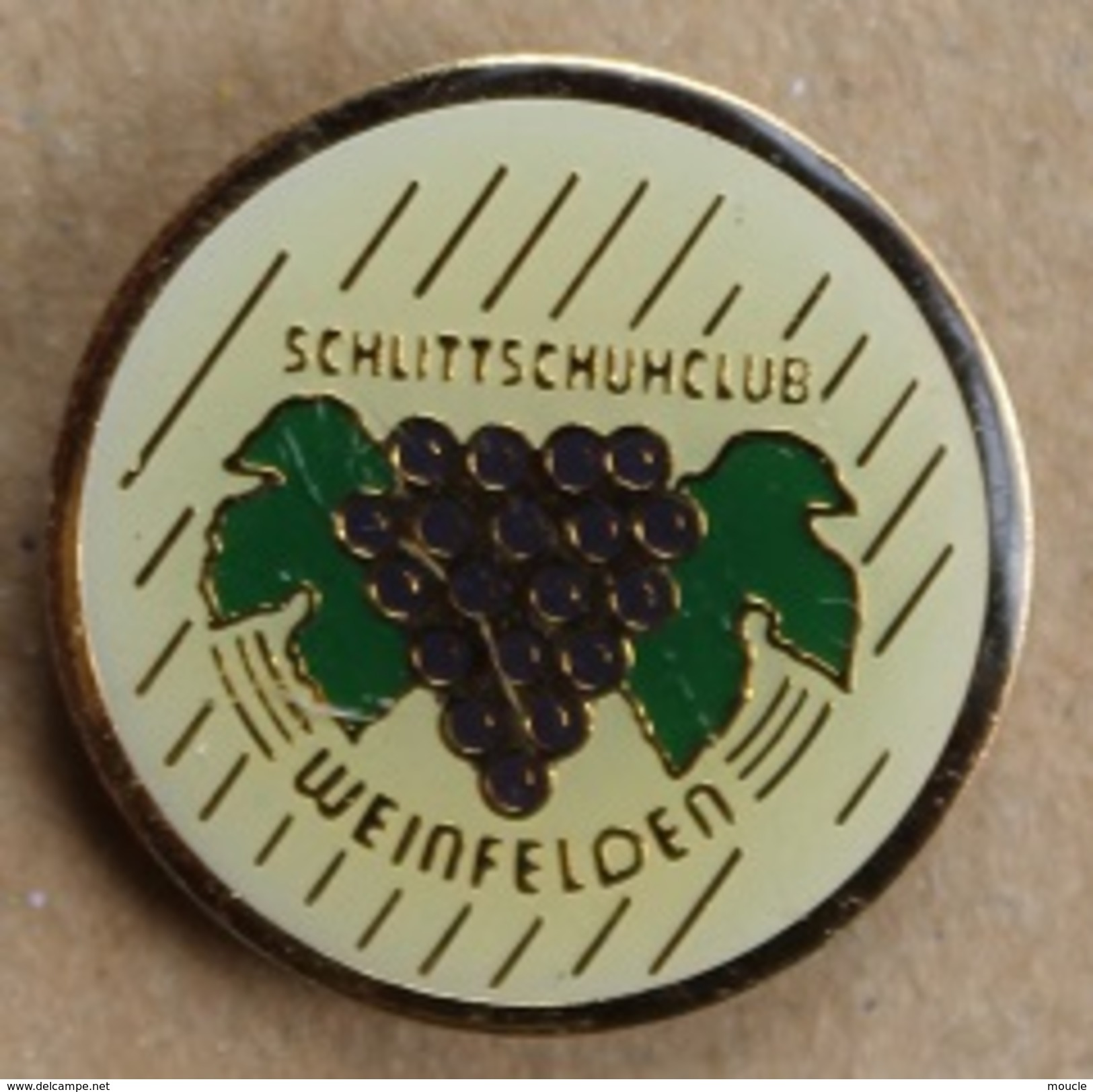 VIGNE - RAISINS - SCHLITSCHUN CLUB - WEINFELDEN - CAVE - SUISSE - SWIS WINE - SCHWEIZ   -            (19) - Boissons