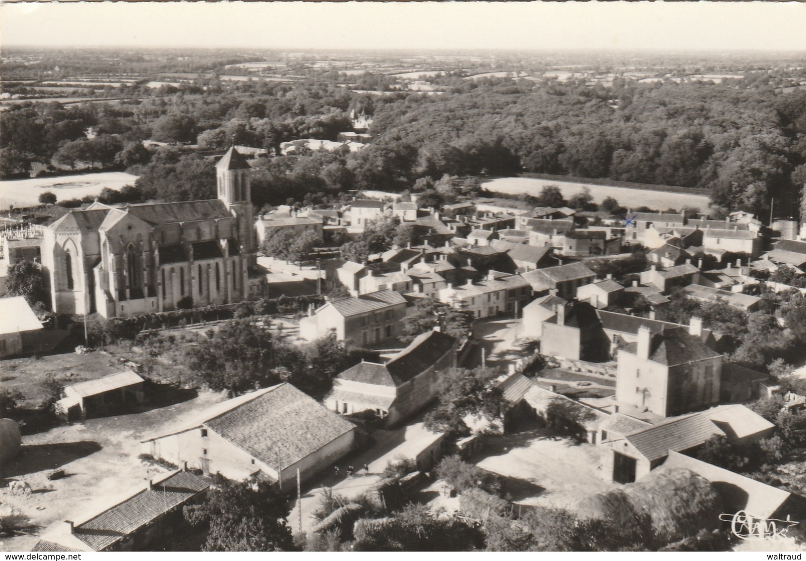 85--SAINT-JULIEN-DES-LANDES--VUE GENERALE--TBE--VOIR SCANNER - Altri & Non Classificati