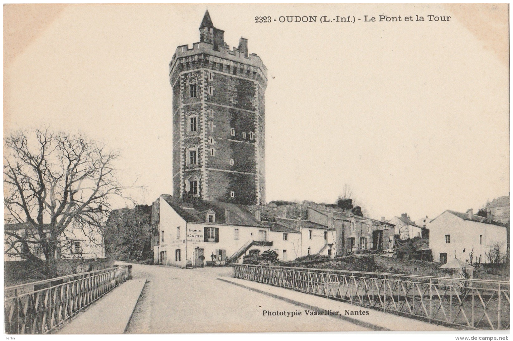CV / 44 - OUDON - Le Pont Et La Tour (impeccable) - Oudon