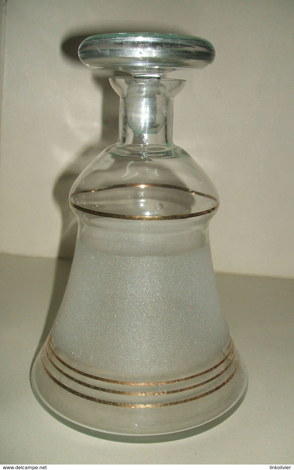 CARAFE à Vin En VERRE Forme Cloche Et Son Bouchon - Dorures, Verre Dépoli - Jugs