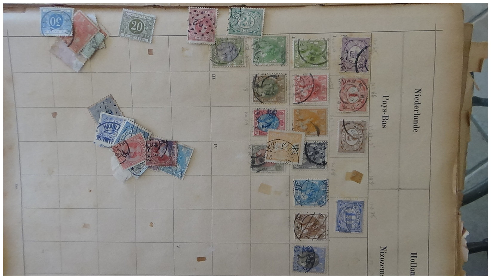 1er timbres de quelques pays du monde sur feuilles d'album. A saisir !!!