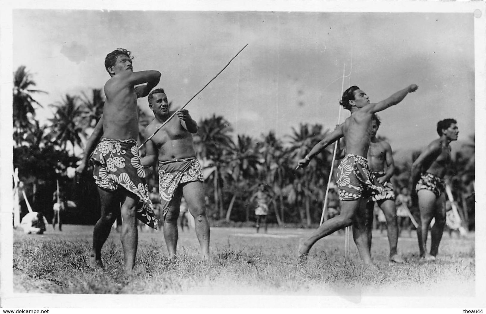 ¤¤  -  POLYNESIE FRANCAISE   -  TAHITI   -  Lanceurs De Javelots   -  ¤¤ - Polynésie Française