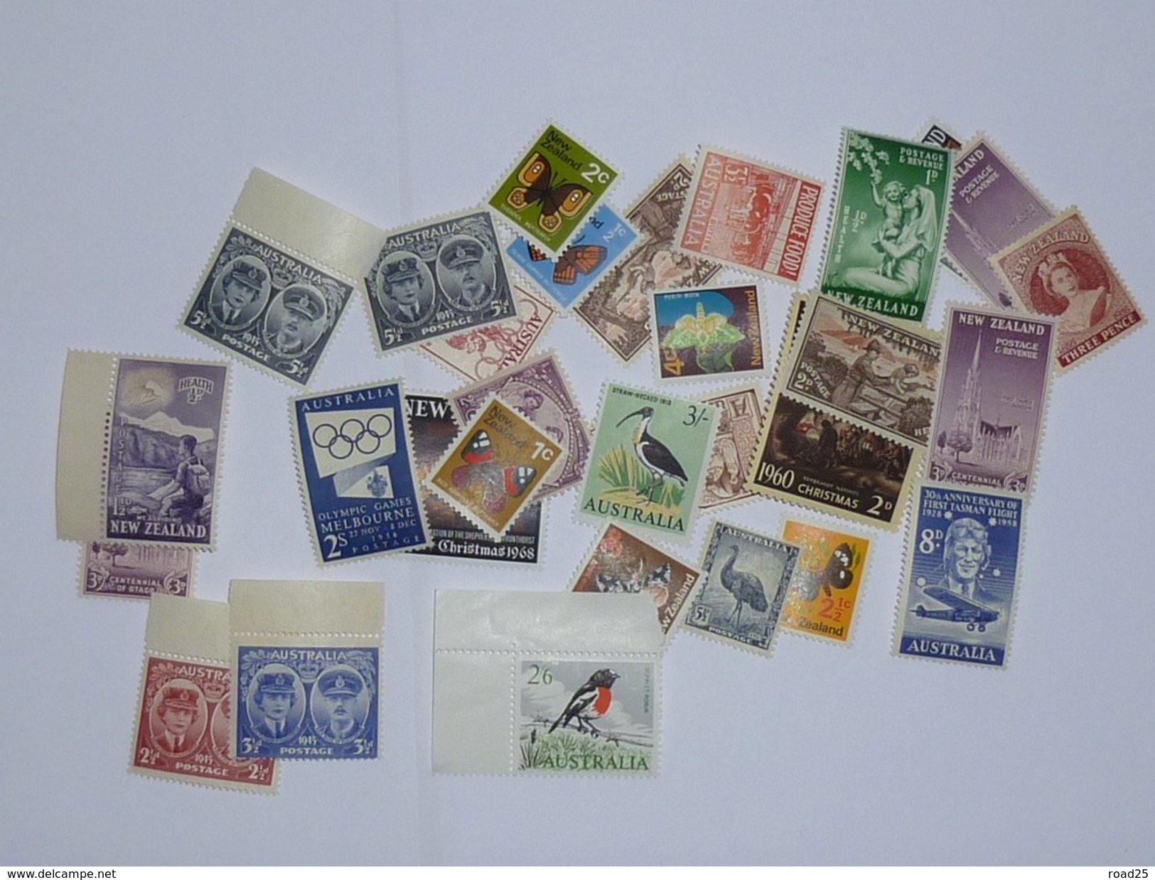 Océanie : stock de timbres neuf sans charnière sous pochettes, tout pays et territoires