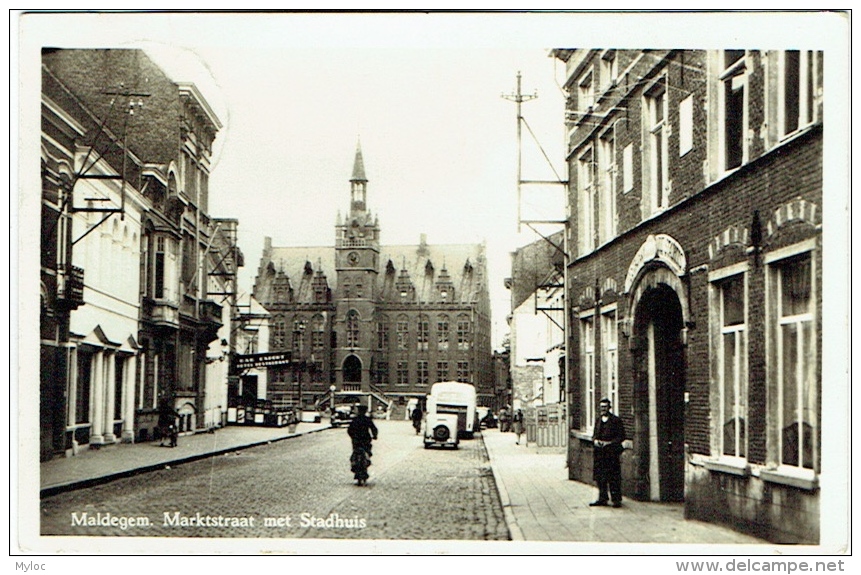 Maldegem. Marktstraat Met Stadhuis. - Maldegem