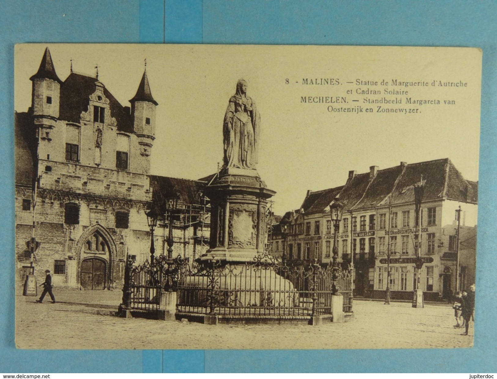 Malines Statue De Marguerite D'Autriche Et Cadran Solaire - Malines