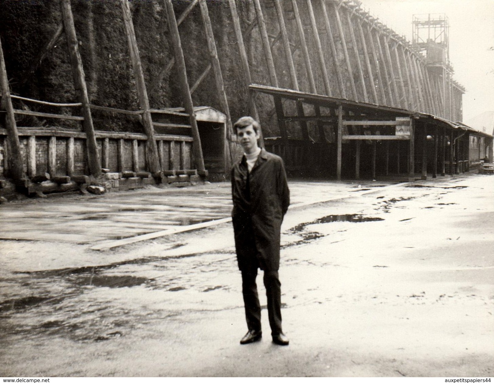 Photo Originale Allemagne - La Saline De Bad Kösen Le 31.05.1970 & Jeune Homme En Ballade - Lieux