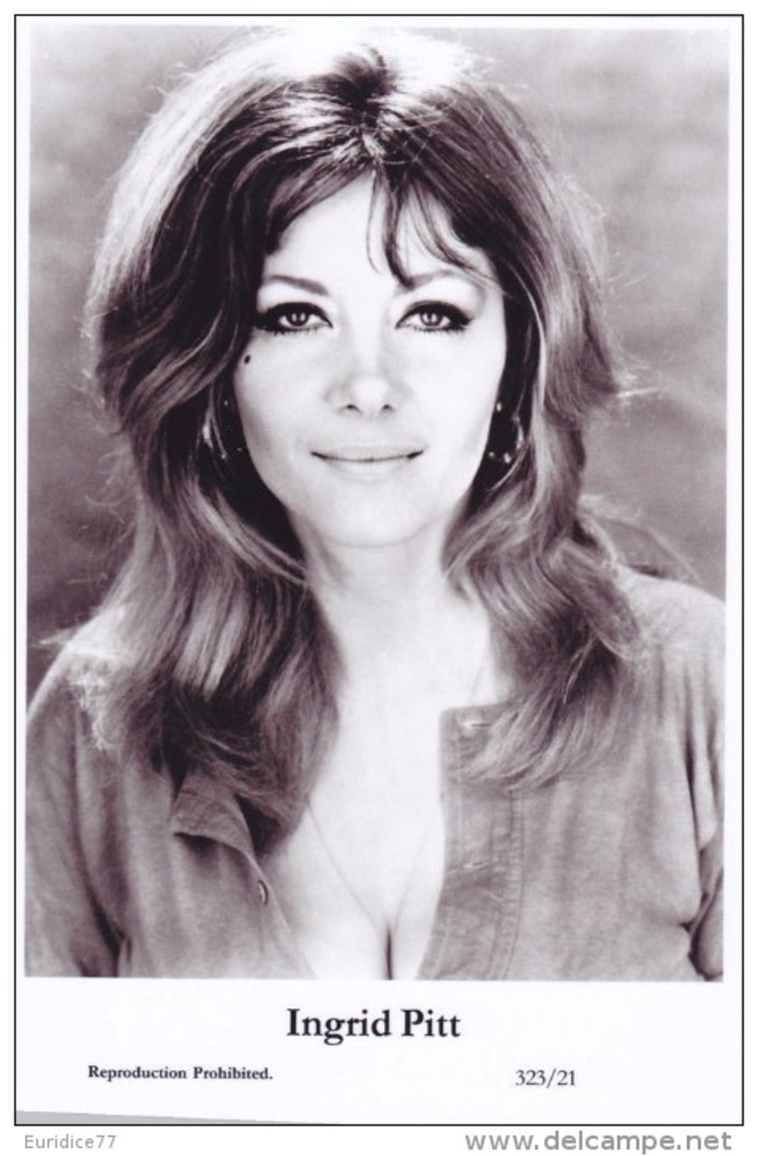 INGRID PITT - Film Star Pin Up PHOTO POSTCARD - Publisher Swiftsure Postcards 2000 - Sin Clasificación