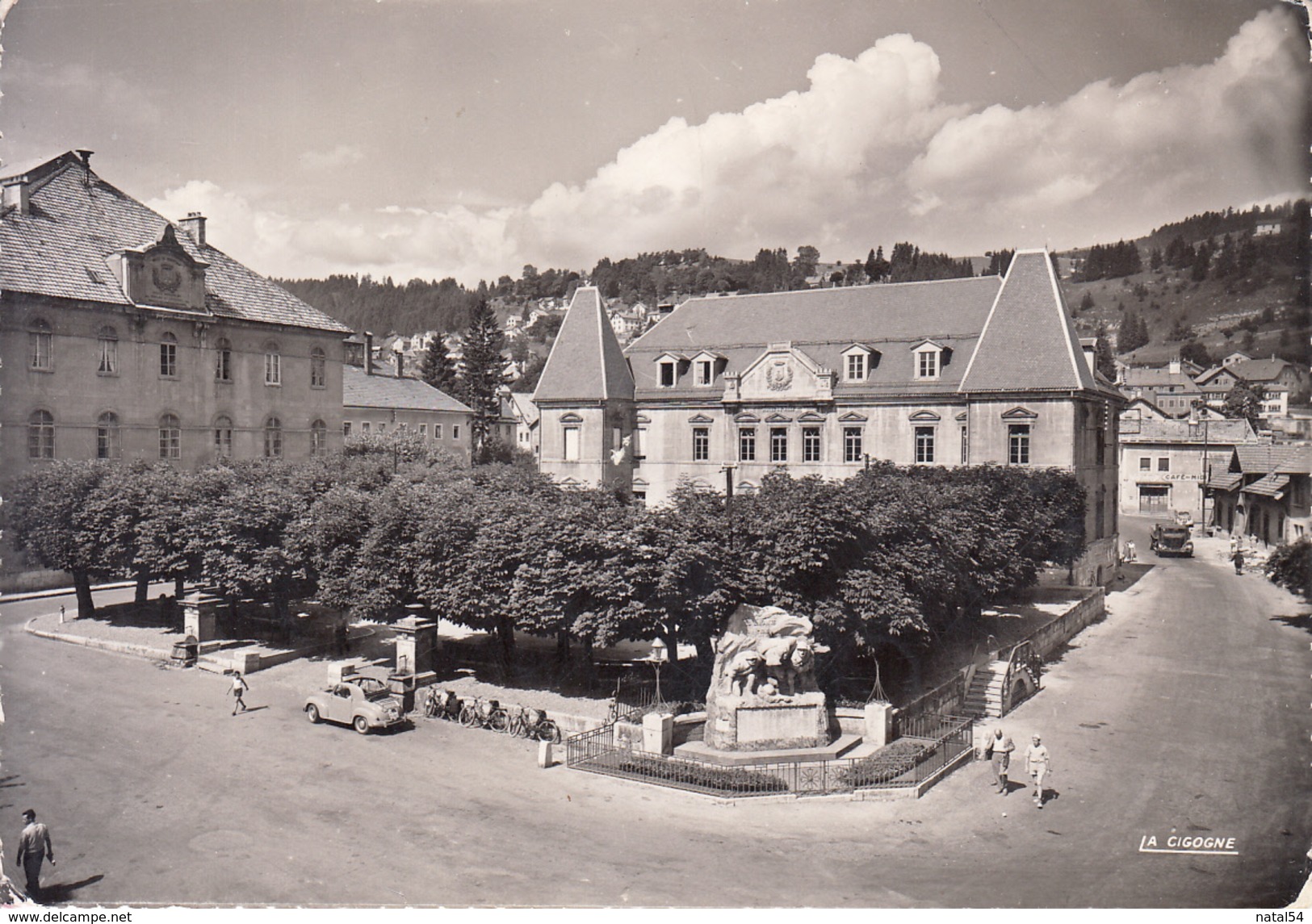 25 - Morteau : Place De L'Hôtel De Ville - CPM écrite - Autres & Non Classés