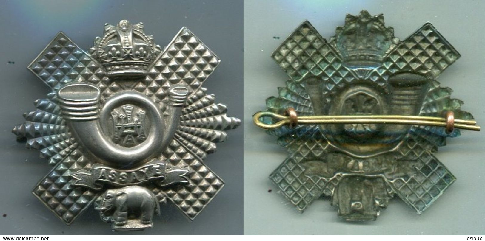 803 ANCIEN INSIGNE WW2 Highland Light Infantry Badge Assaye Insigne GB ANGLETERRE ECOSSE - Autres & Non Classés