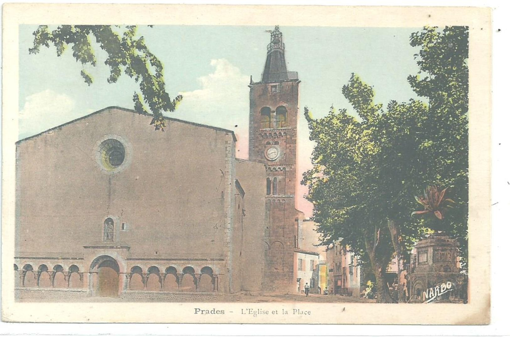 10dece2017 Cpa 66 Prades Eglise Et Place Ttb Colorisee - Prades