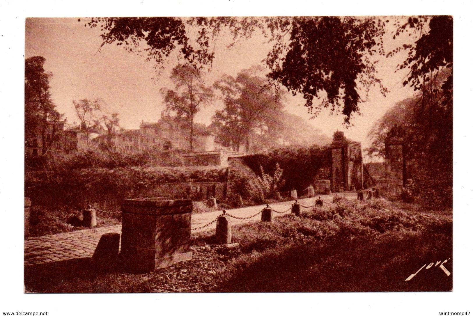 64 - BAYONNE . Porte Fortifiée, Glacis Et Fossés Longeant Les Allées Paulmy . Edition Jové - Réf. N°6360 - - Bayonne