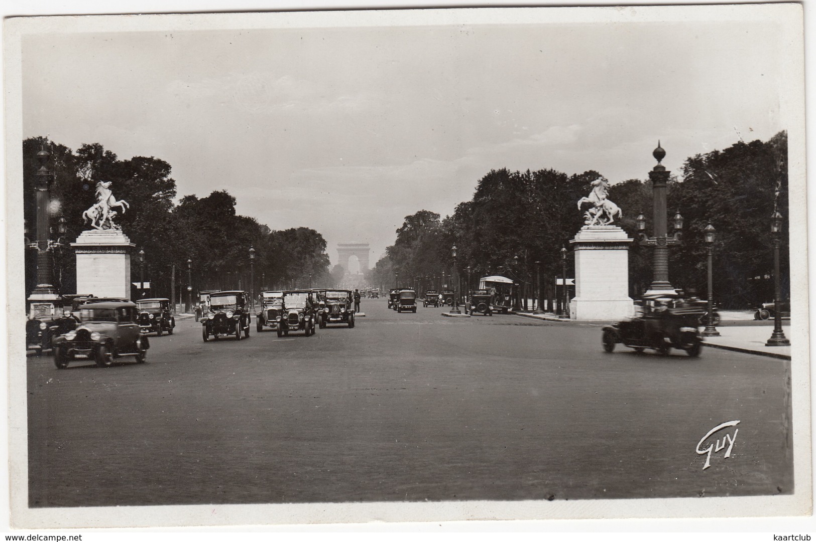 Paris : CITROËN B10 & B12 TAXI LANDAULET '27, OLDTIMERS - Avenue Des Champs-Elysées - PKW