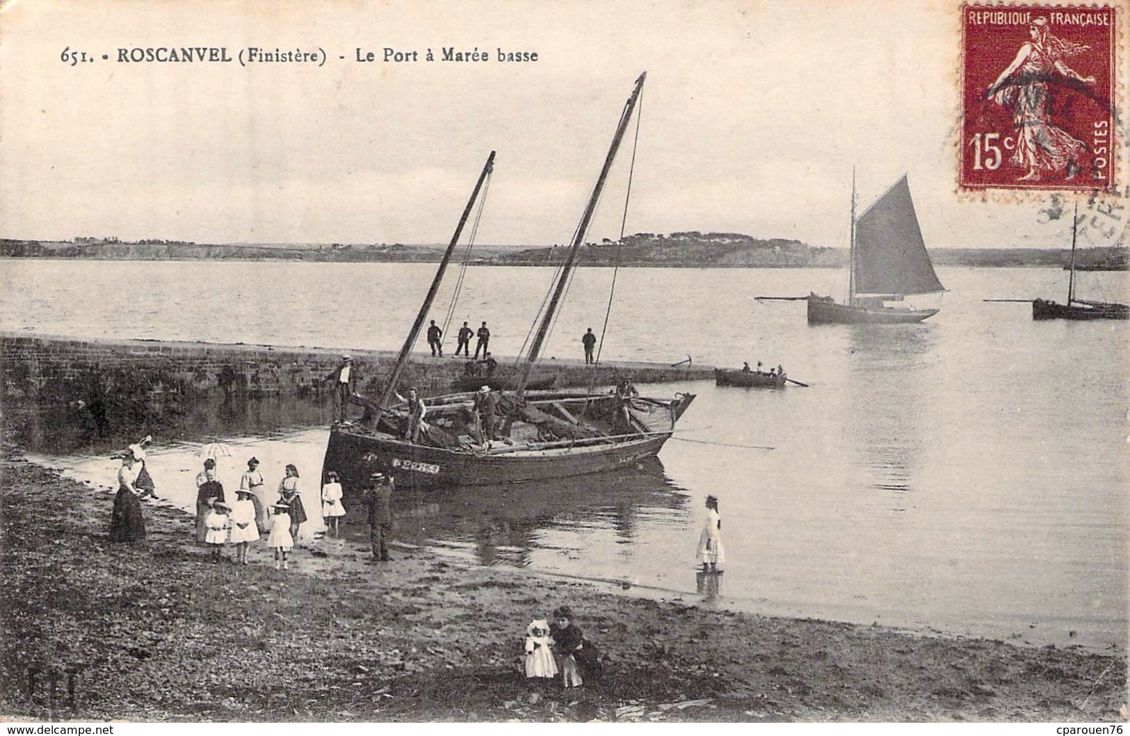 C P A  29] Finistère Bretagne Roscanvel Le Port à Marée Basse Carte Animée Bateau De Pêche - Altri & Non Classificati