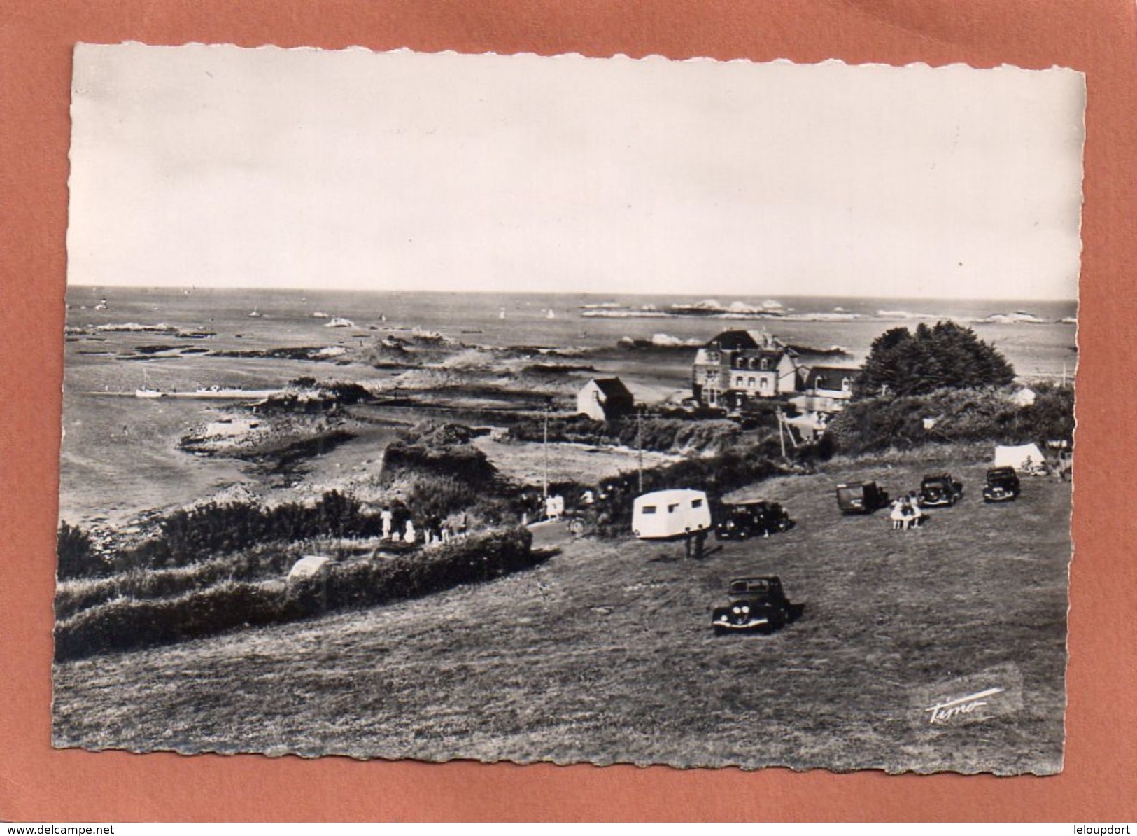 EnV De PAIMPOL  L'ARCOUEST  HOTEL LE BARBU ET EMBARCADERE POUR BREHAT - Paimpol