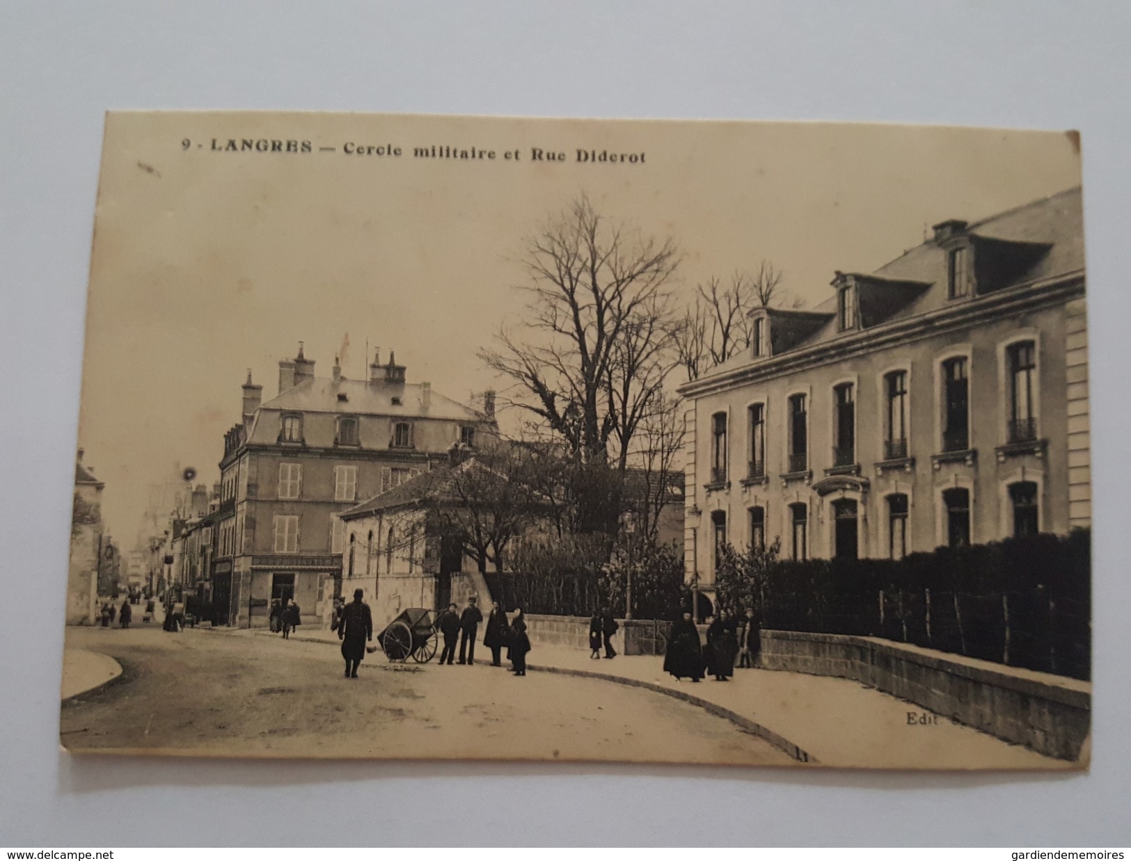 Langres - Cercle Militaire Et Rue Diderot - S.J. éditeur - Langres