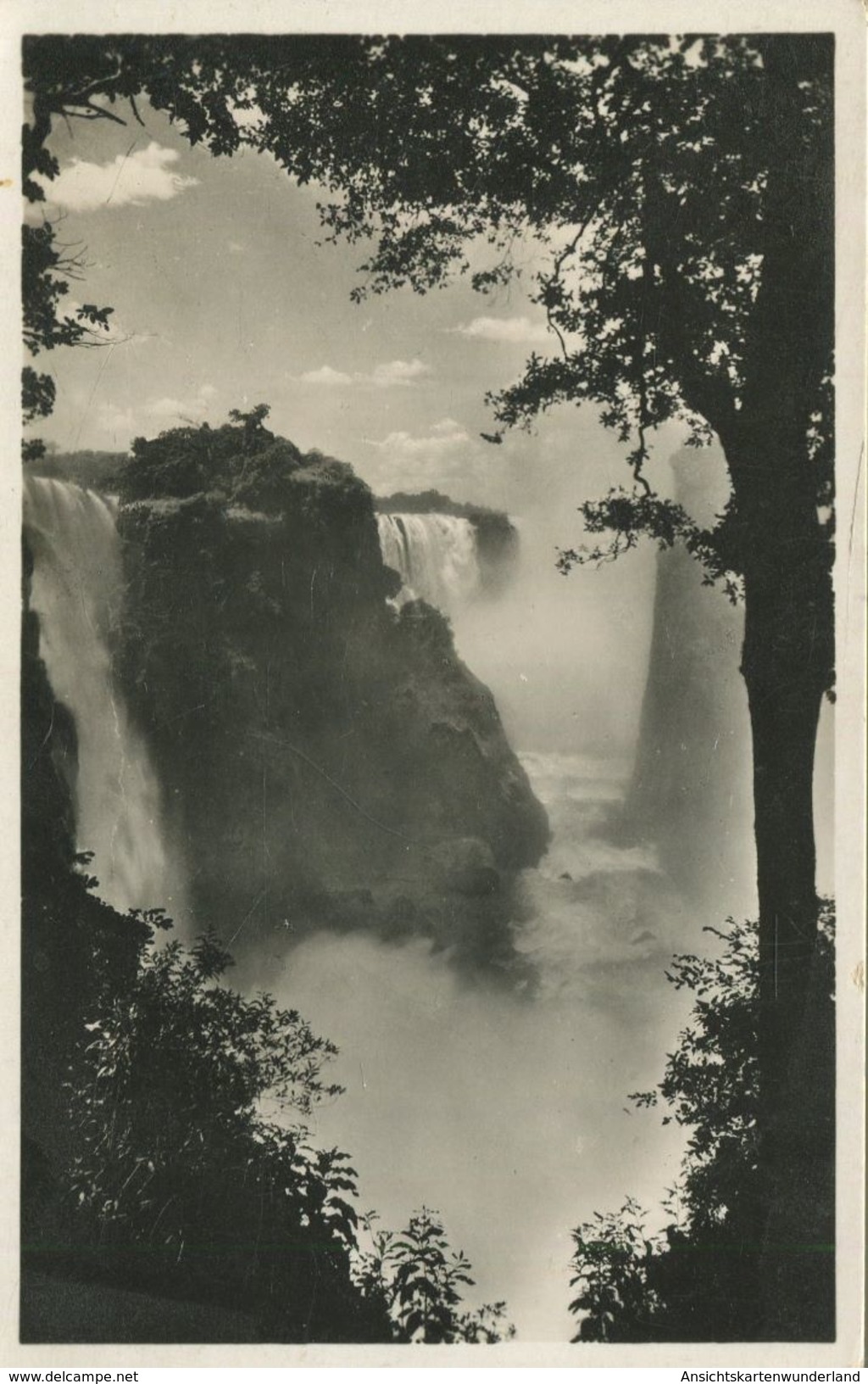 Victoria Falls - Showing Gorge And Main Falls With Devils Cataract On Extreme Left (002300) - Simbabwe