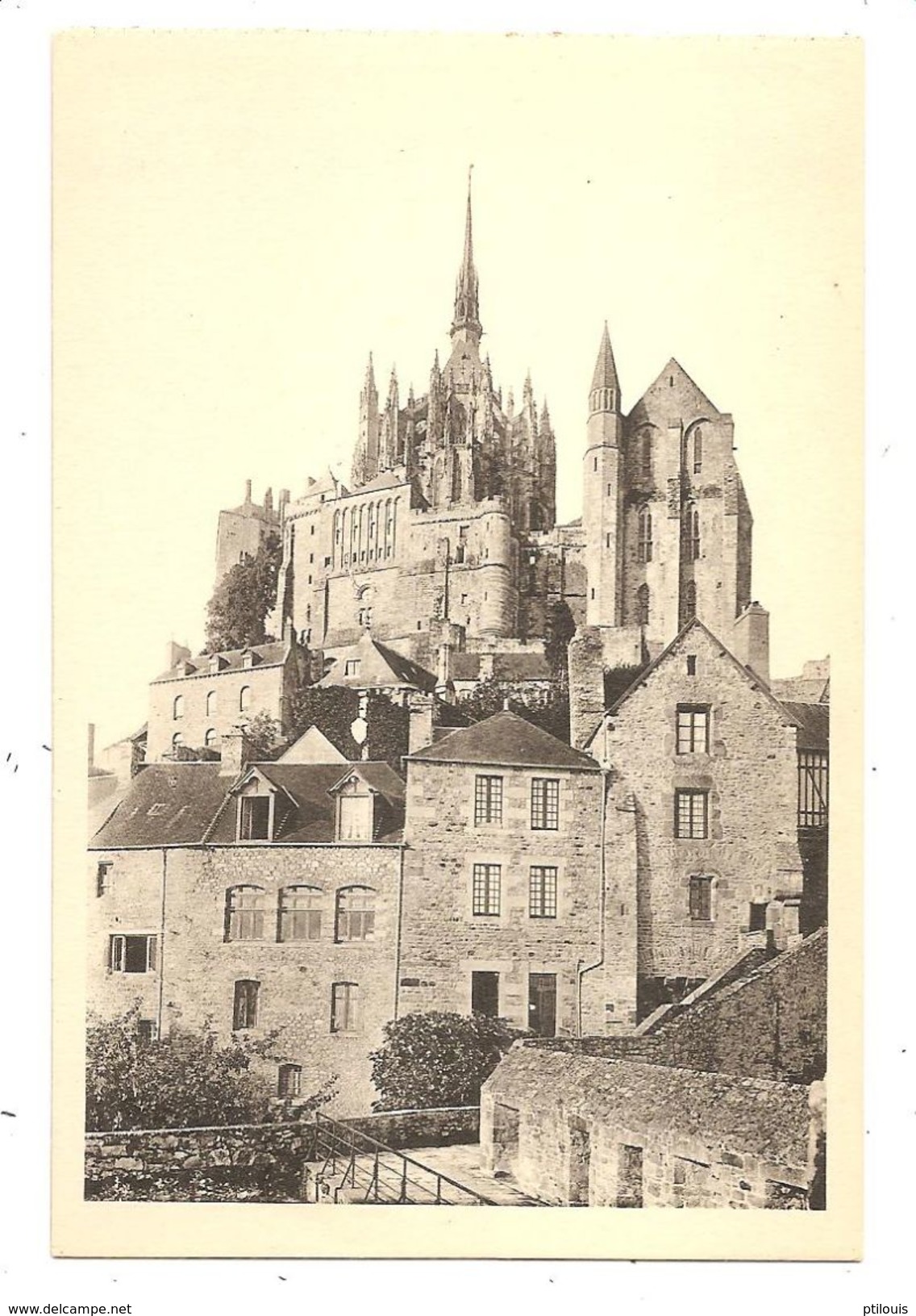 Abbaye Du MONT-SAINT-MICHEL - 44 - Vue Prise Des Remparts - (Editions Des Monuments Historiques - Paris) - Le Mont Saint Michel