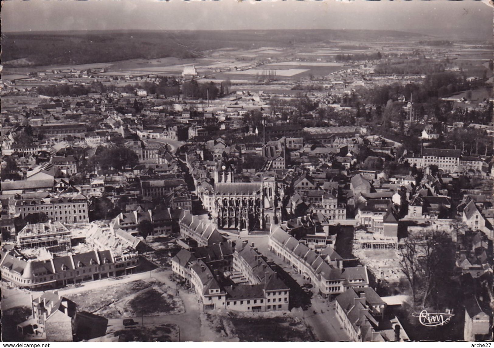 CPSM - 27 - LOUVIERS - Vue Centrale Aérienne église Notre Dame - 456 - Louviers