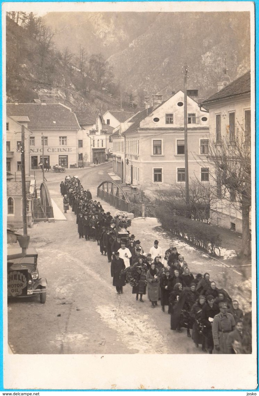 SUSAK Near Rijeka 1935.y - Funeral ... Old Car With Ads SHELL Motor Oil  ( Croatia ) * Real Photo - Croacia