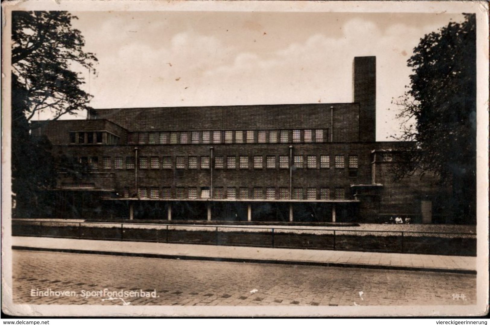 ! 1940 Ansichtskarte Eindhoven Sportfondsenbad, Moderne Architektur Bauhausstil Architecture, Pferde Lazarett Neustettin - Eindhoven