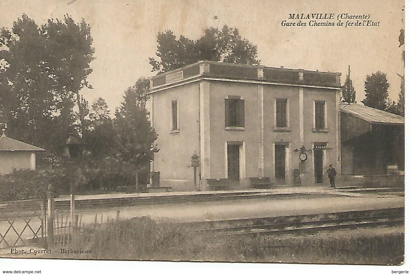 16    Malaville     La Gare - Autres & Non Classés