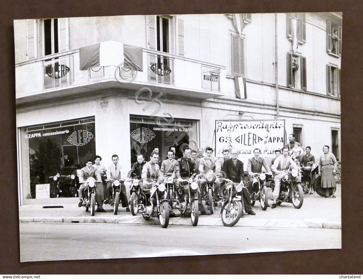 Fotografia D'epoca Motociclismo - Concessionario Gilera - G. Zappa - 1950 Ca. - Altri & Non Classificati