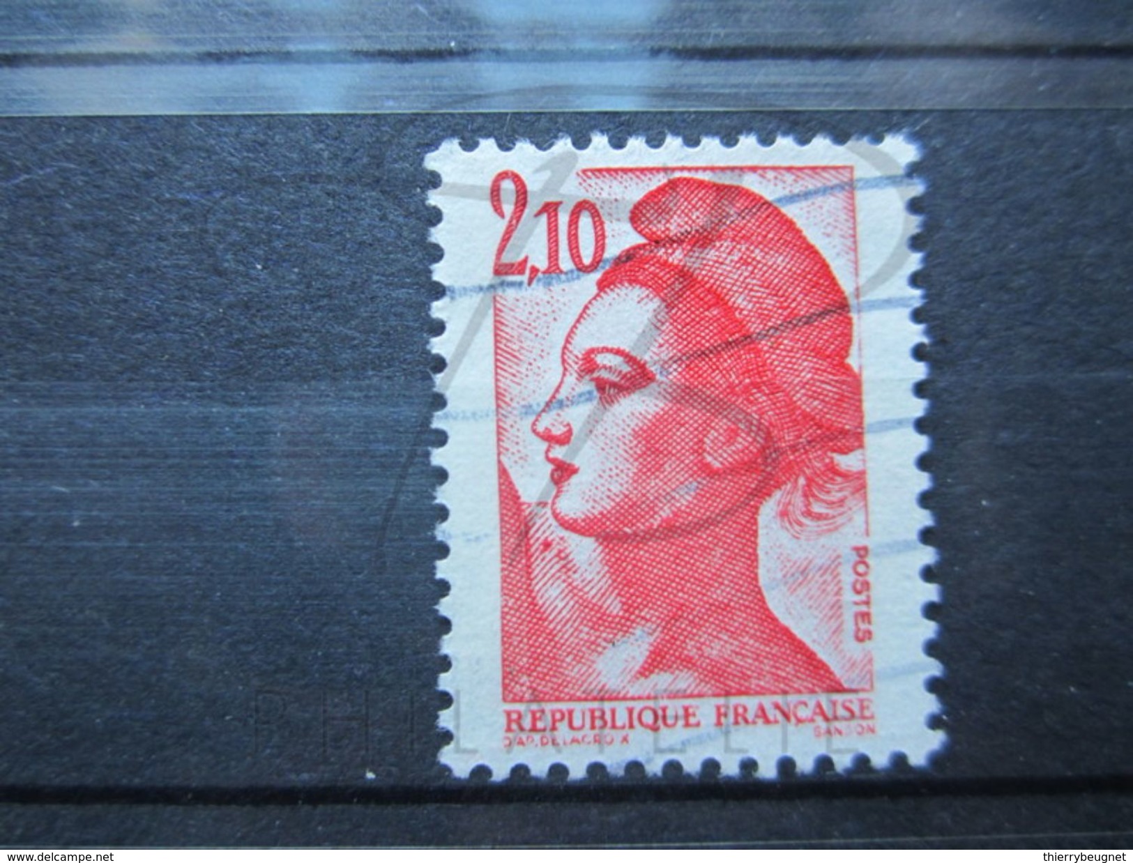 VEND BEAU TIMBRE DE FRANCE N° 2319 , POINT ROUGE SUR EPAULE DROITE !!! - Used Stamps