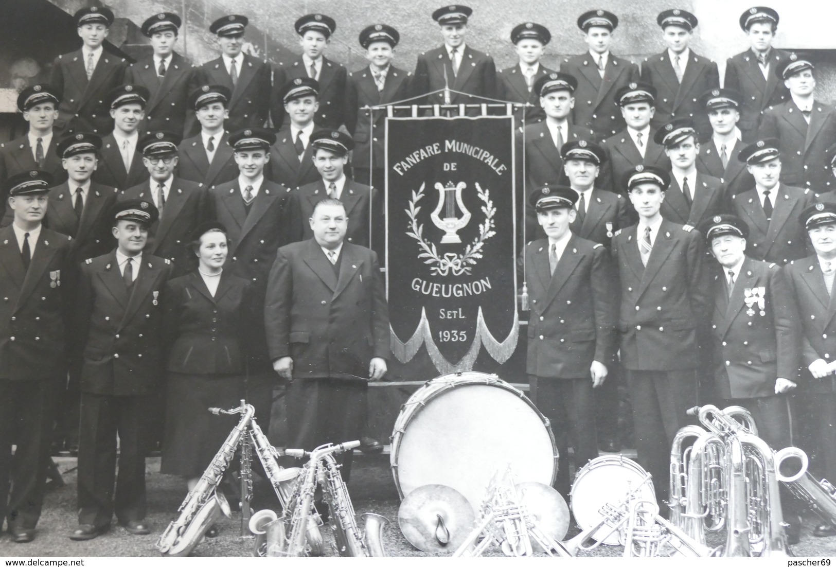 71130 - GUEUGNON - PHOTO DE LA FANFARE MUNICIPALE DE 1935 ****/ POH 28 - Musikinstrumente