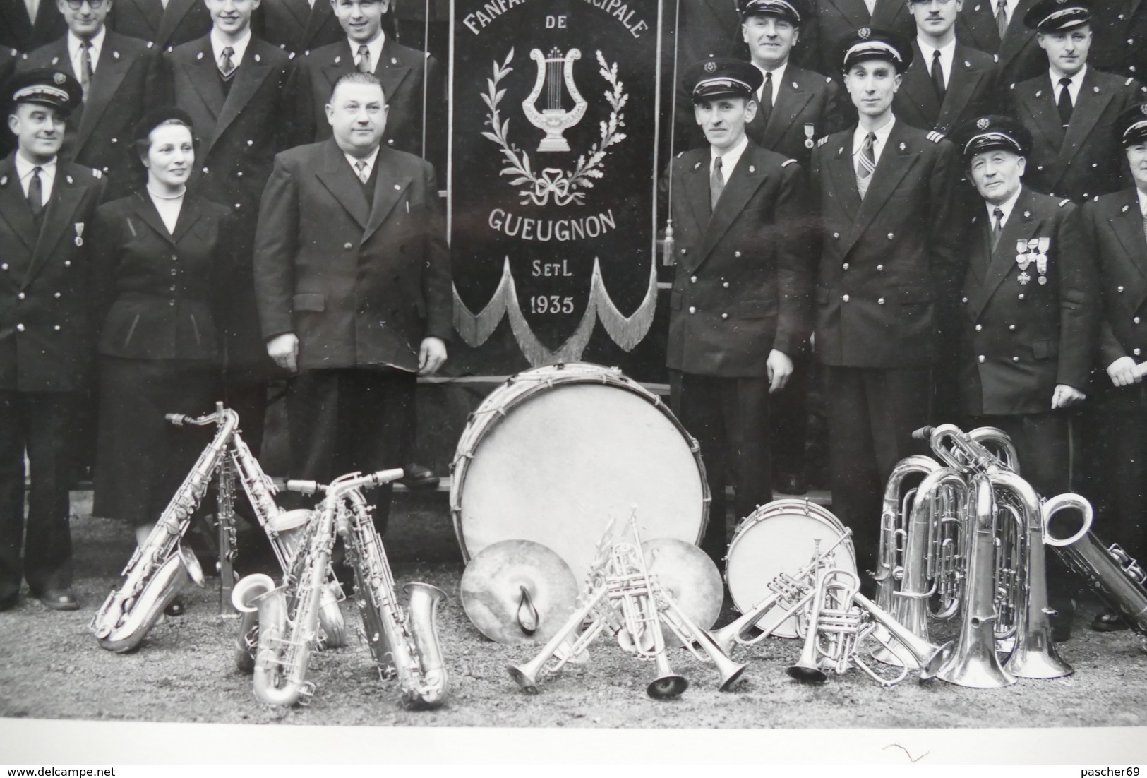 71130 - GUEUGNON - PHOTO DE LA FANFARE MUNICIPALE DE 1935 ****/ POH 28