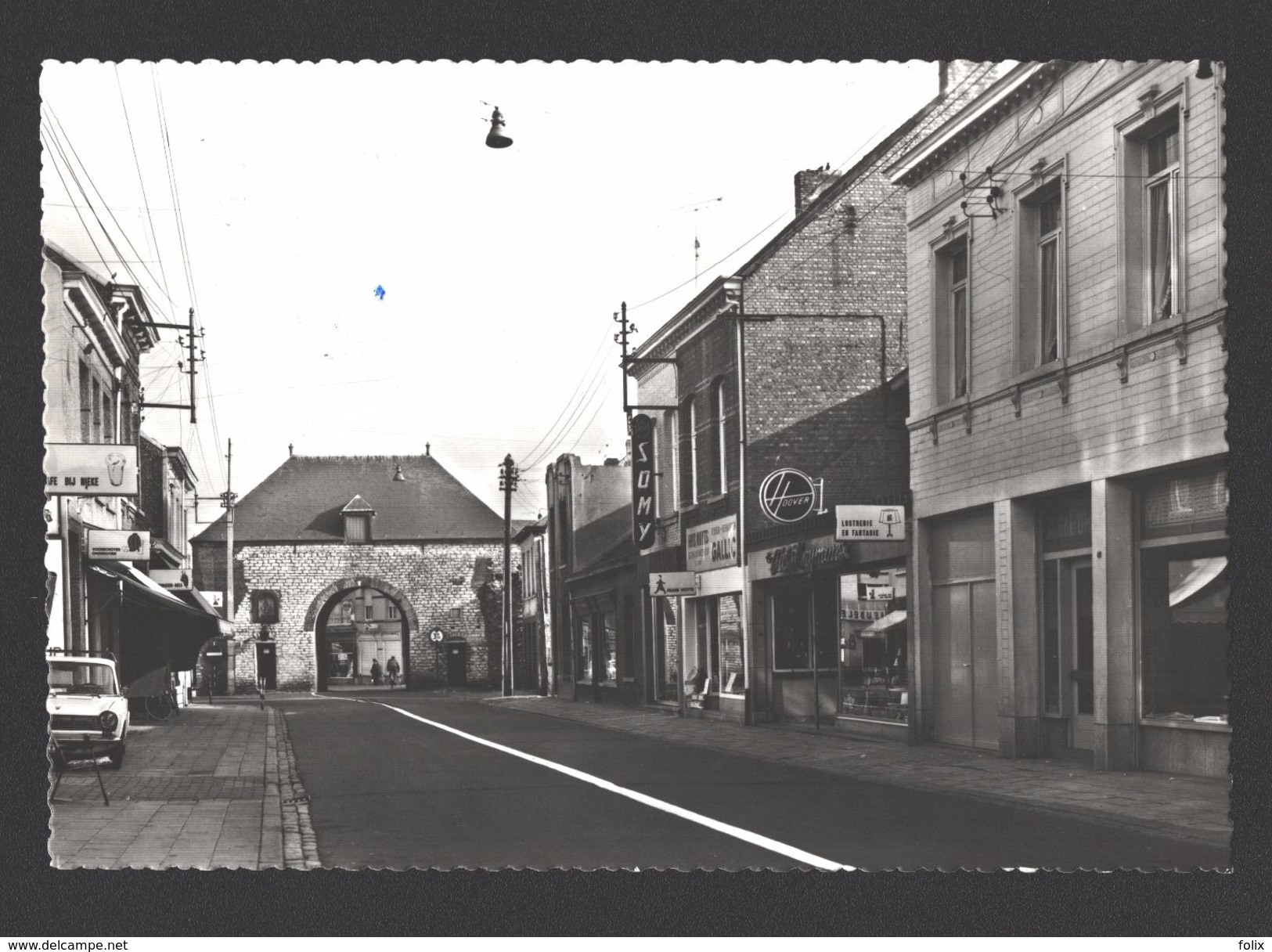 Herentals - Bovenpoort - Straatzicht - Winkel - Classic Car - Nieuwstaat - Herentals