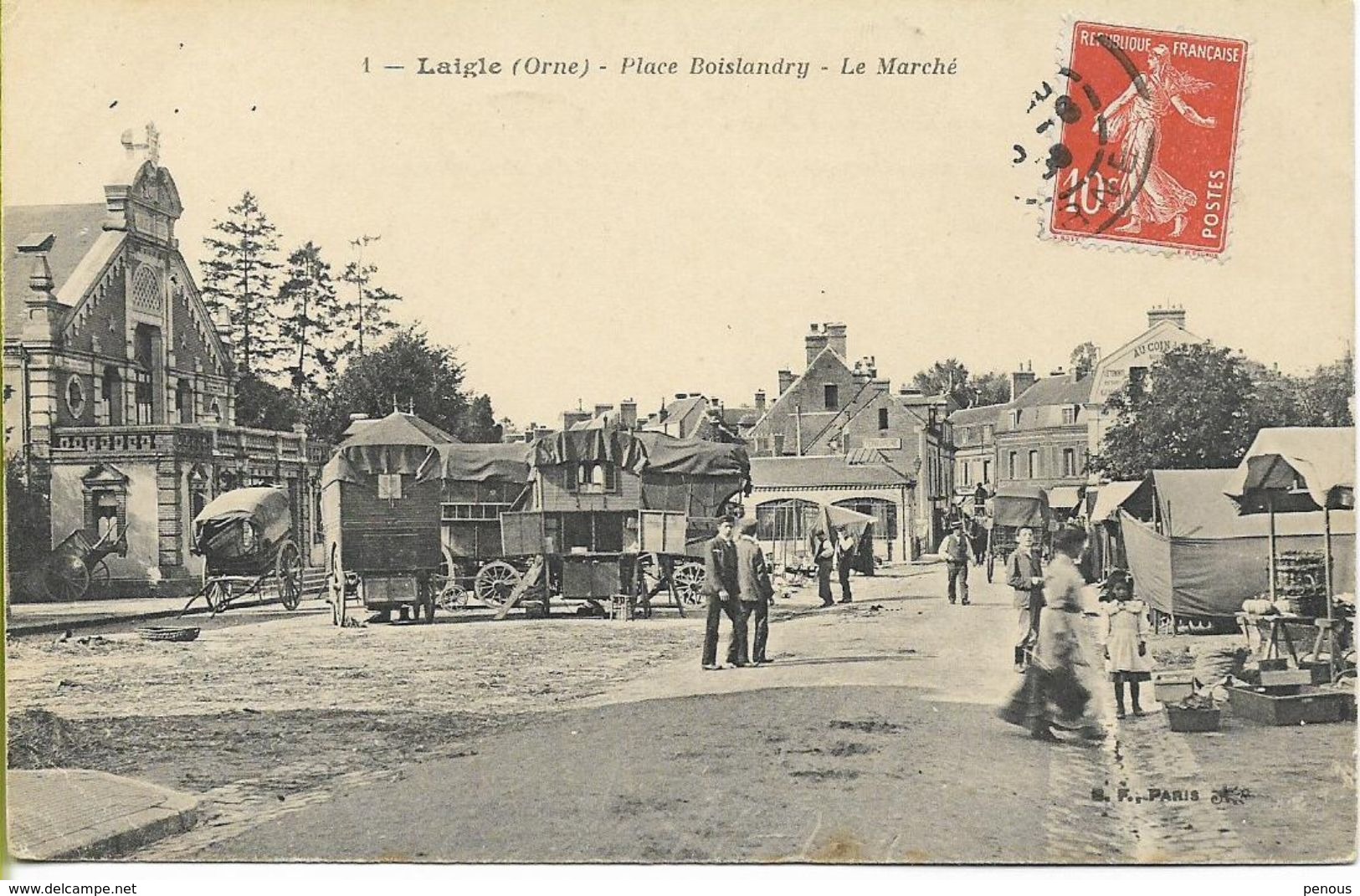 LAIGLE (Orne)  Place Boislandry Le Marché - L'Aigle